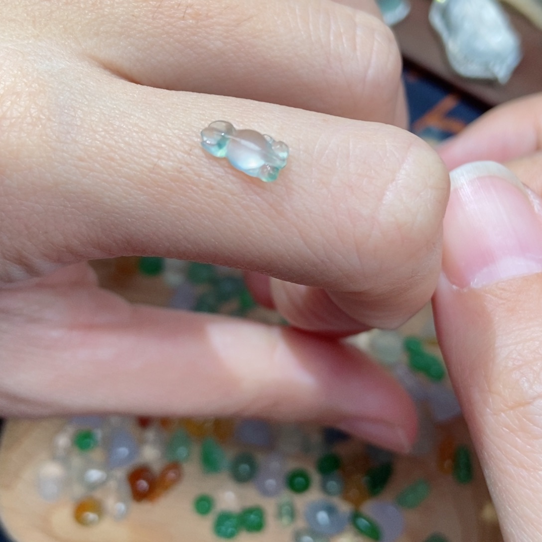 翡翠颈饰未镶嵌翡翠