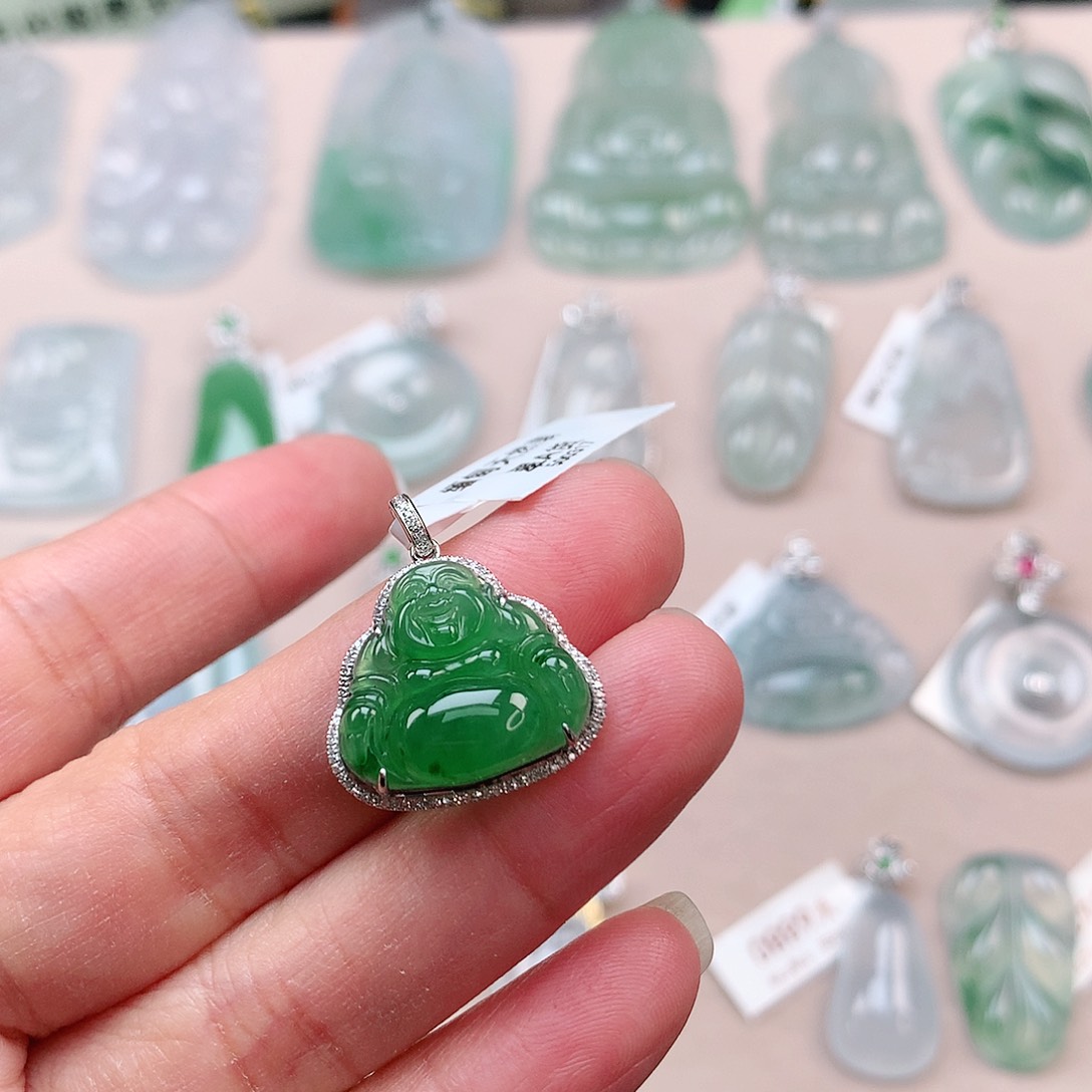 翡翠颈饰18K金镶嵌佛公