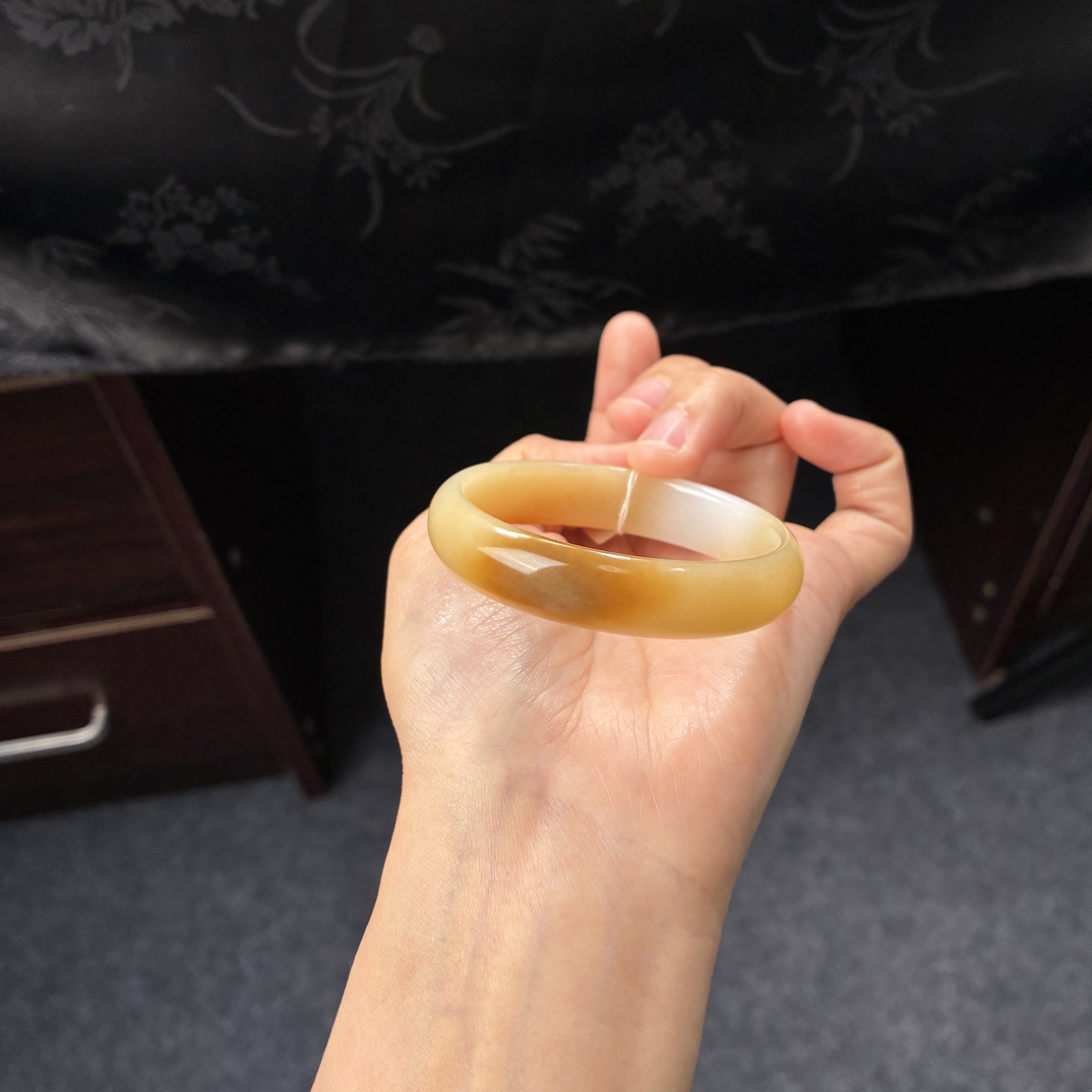 和田玉新疆且末糖小圈口50