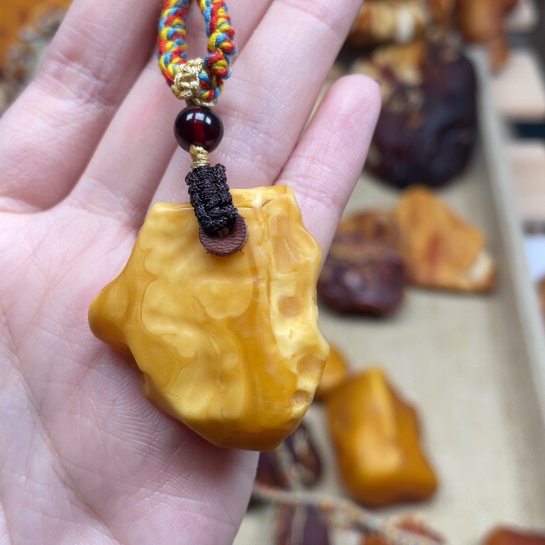 琥珀未镶嵌珠宝奇石