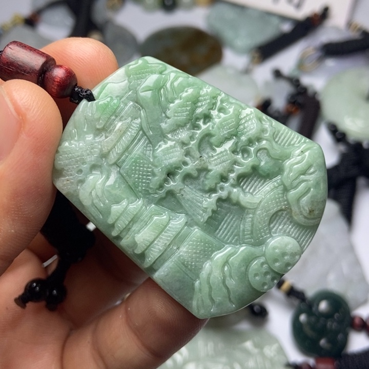 翡翠未镶嵌颈饰翡翠