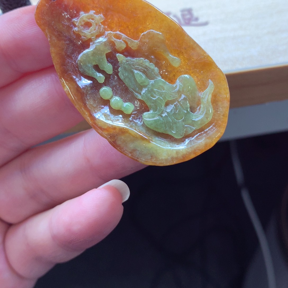 翡翠颈饰未镶嵌吊坠