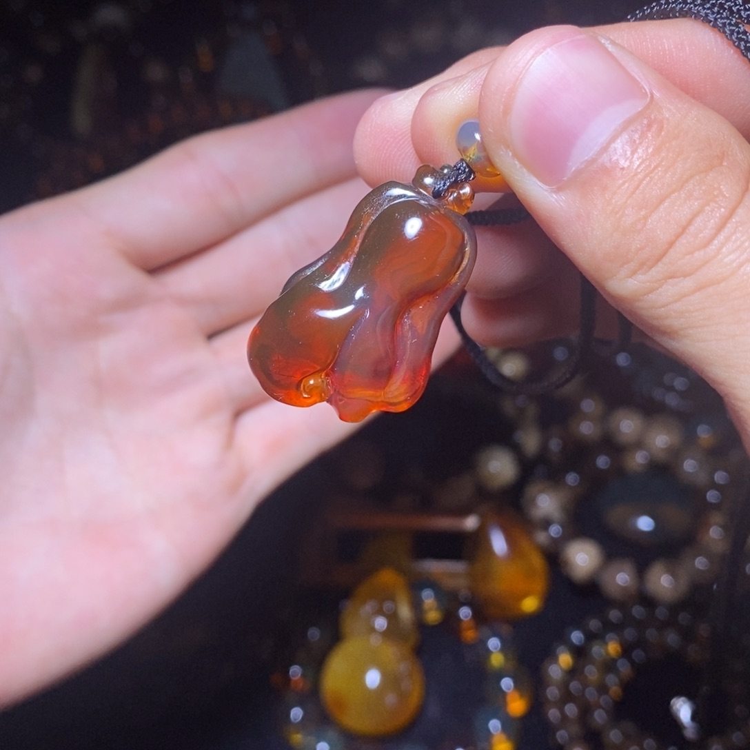 琥珀未镶嵌珠宝奇石