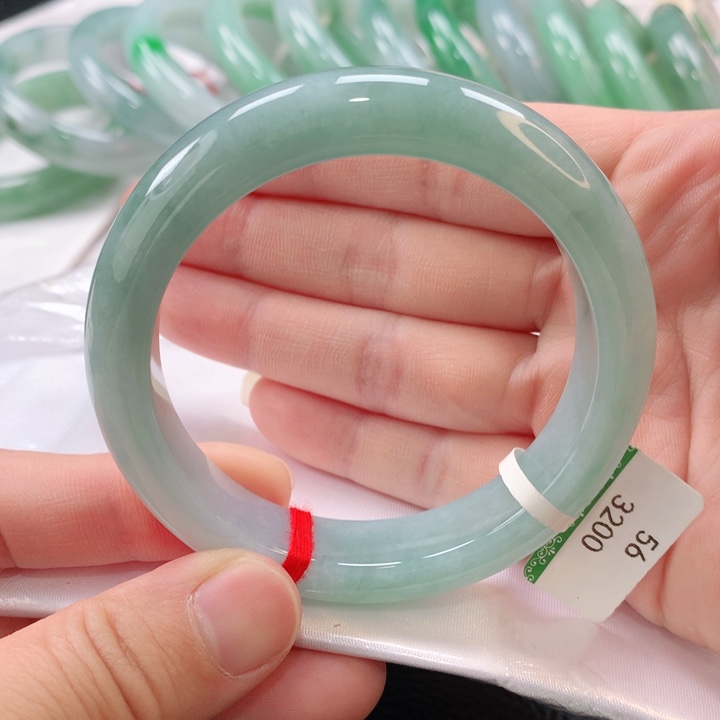 翡翠手镯未镶嵌缅甸A货翡翠手镯