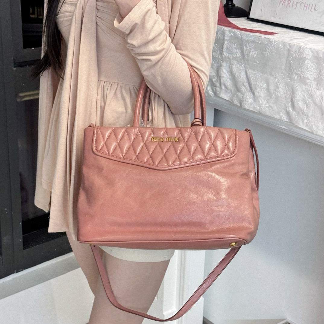 95新 MIU MIU/缪缪 miumiu蜜桃粉手提斜挎包
