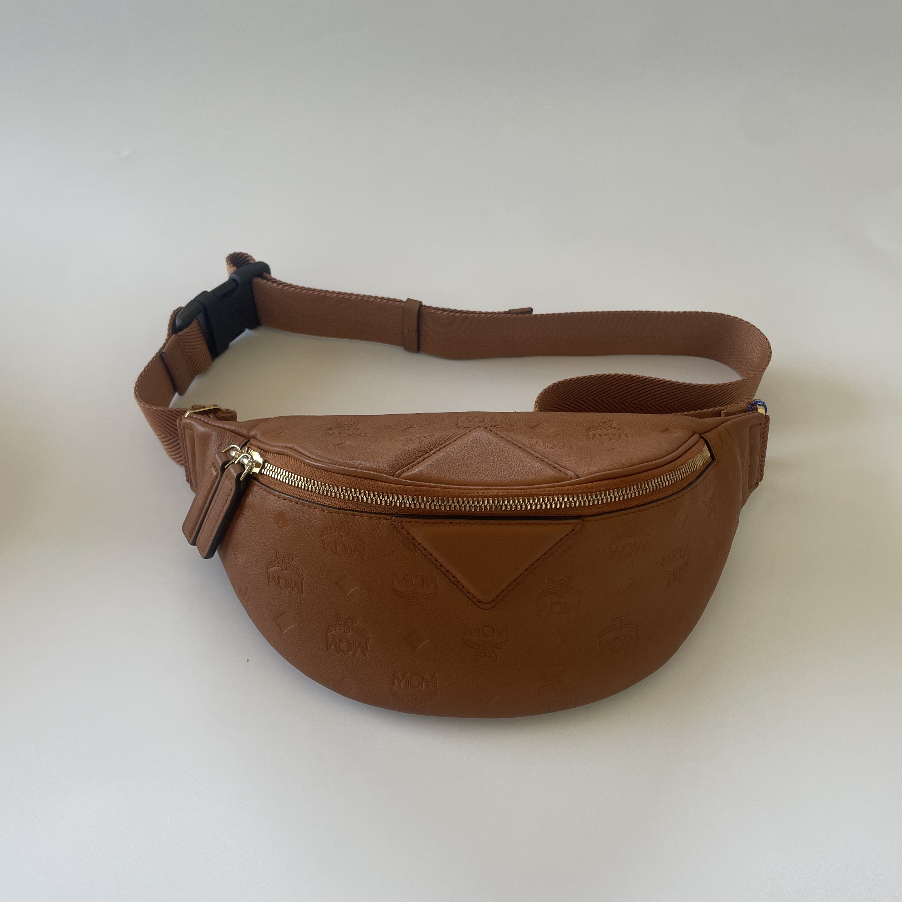 99新 MCM MCM胸包腰包010-30/15/10