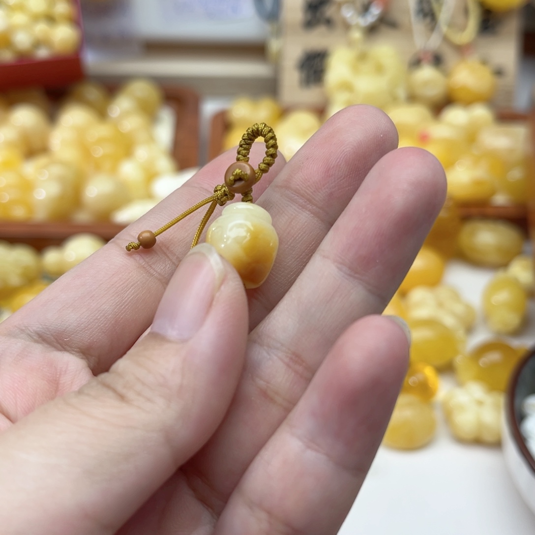 未镶嵌蜜蜡裸石配饰