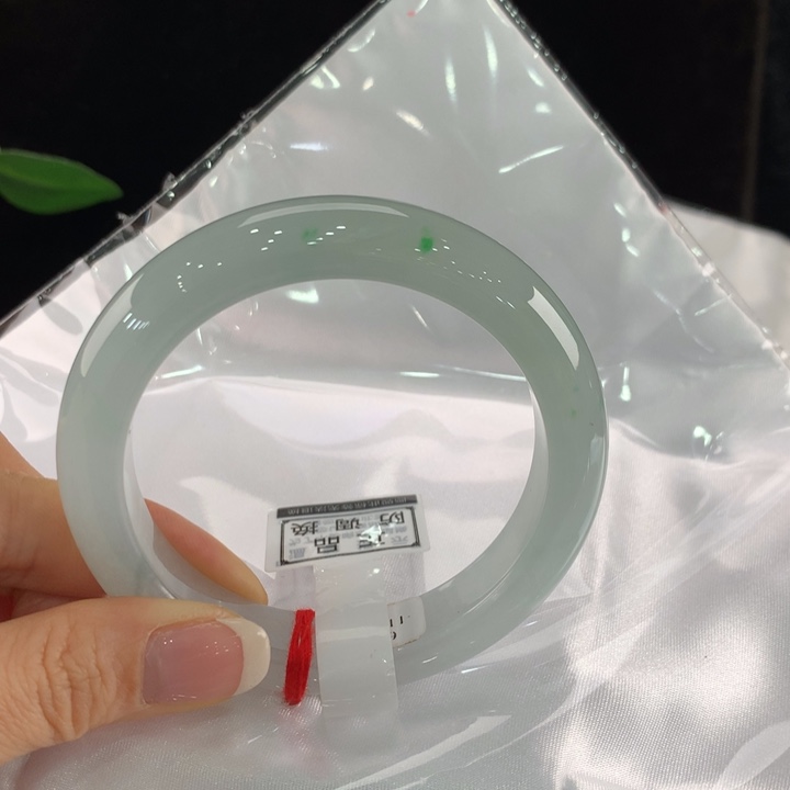 翡翠手镯未镶嵌111-0149