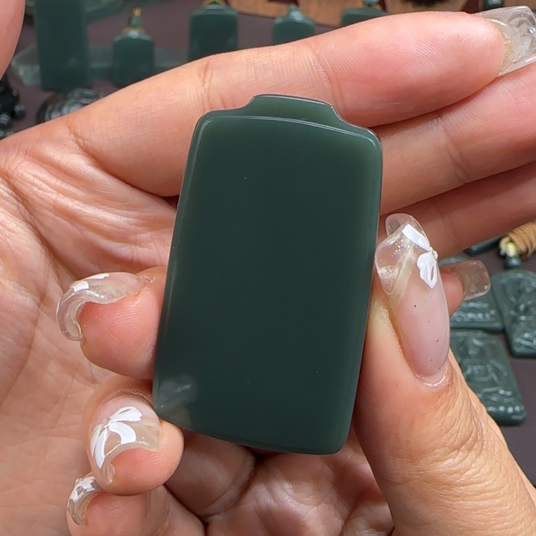 刘***5和田玉（青玉）未镶嵌颈饰