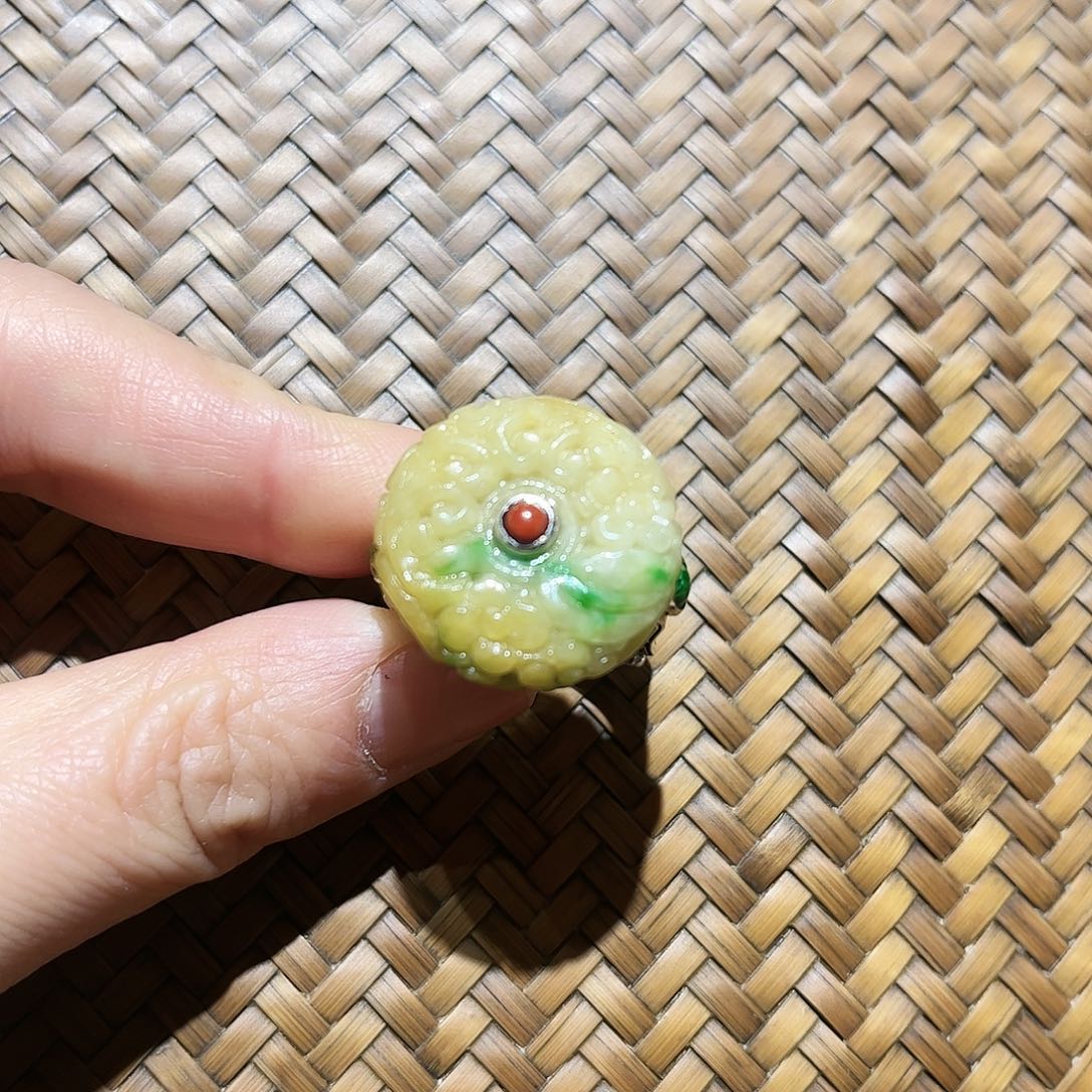 翡翠戒指合金个性十足时尚