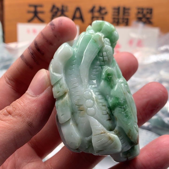 翡翠未镶嵌颈饰保真天然a货翡翠