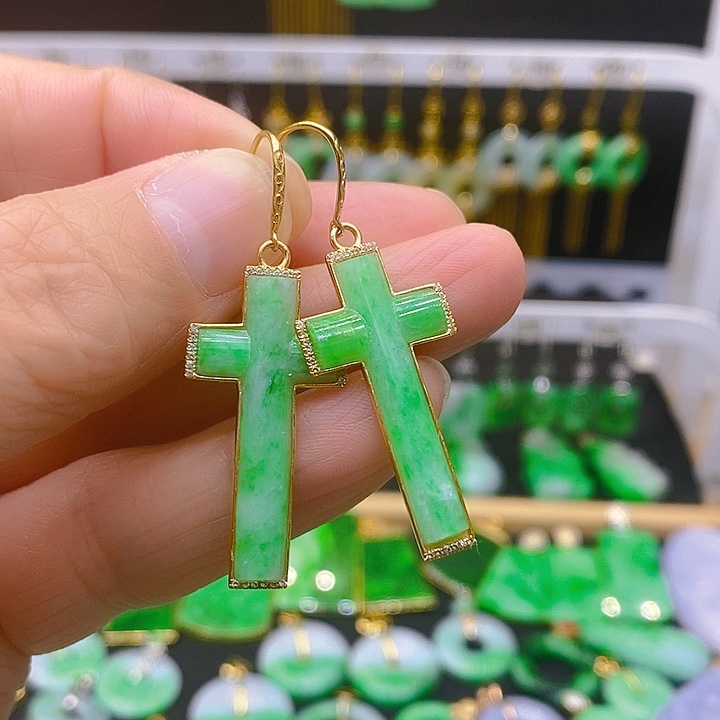 翡翠耳饰18K金镶嵌耳坠