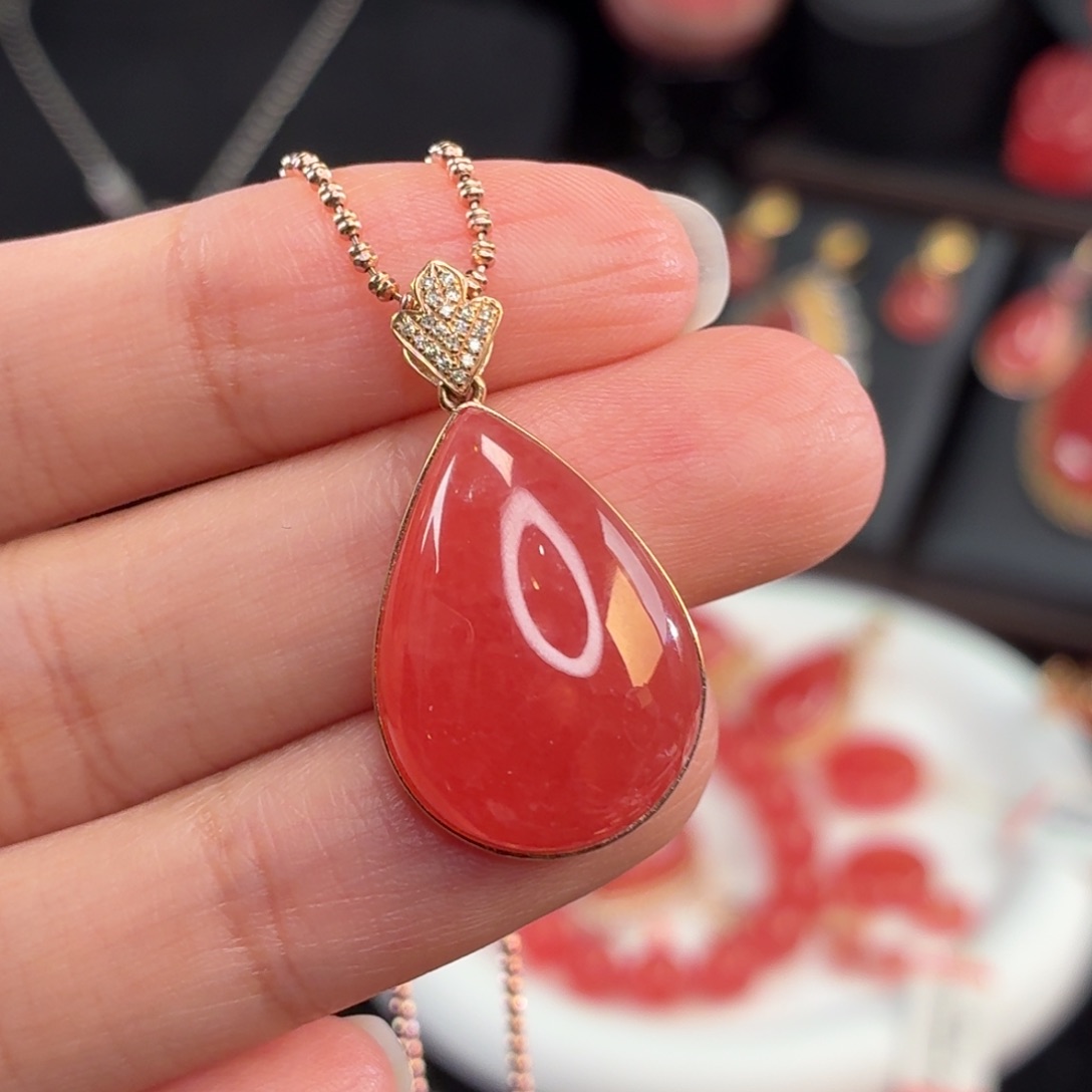 菱锰矿（红纹石）18K金镶嵌吊坠(不含链)