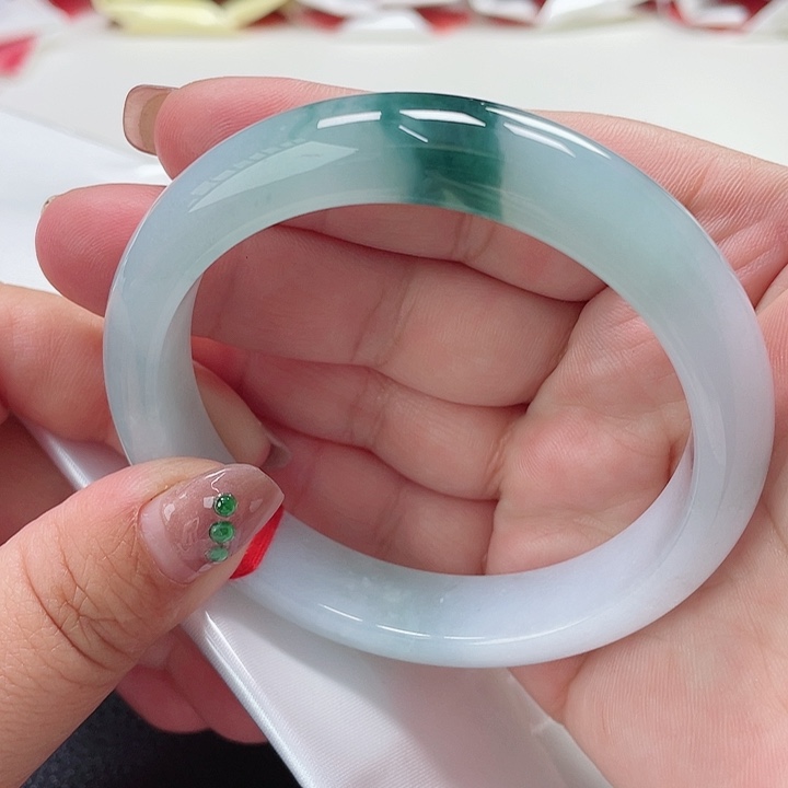 翡翠手镯未镶嵌缅甸翡翠手镯61圈