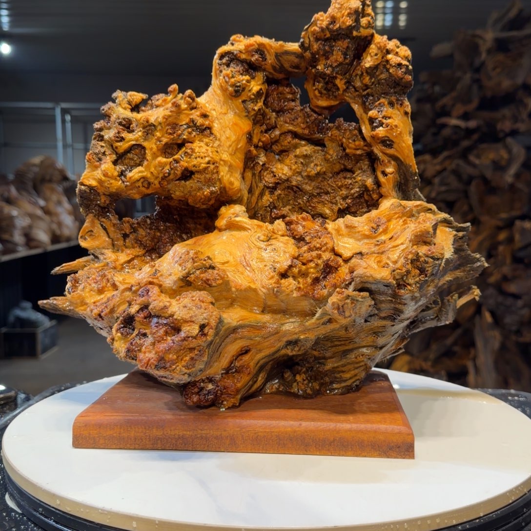 陌***路木王一刀琥珀木摆件27