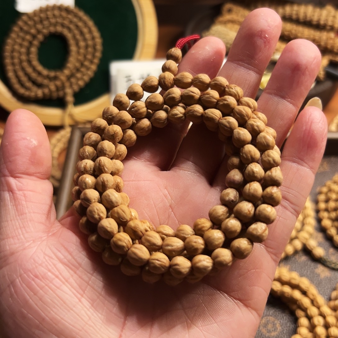 柏香籽/百香籽吊坠山南红油皮三花聚顶原桩莲花