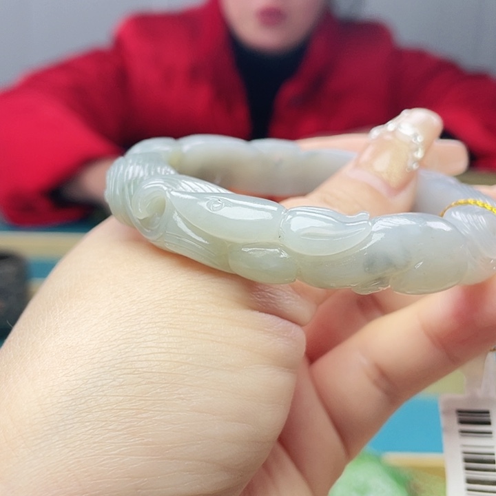 和田玉手镯57+圈口。编号89未镶嵌