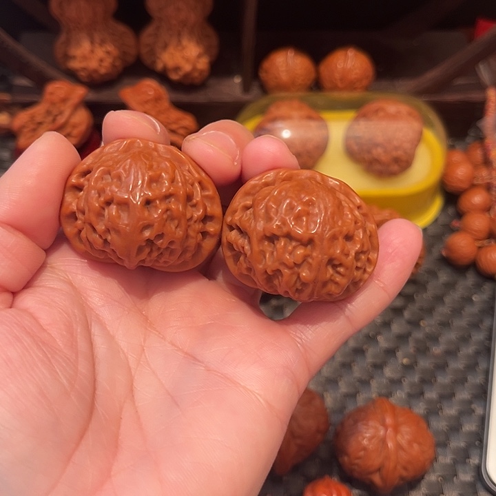 刘***r文玩核桃吊坠宫灯