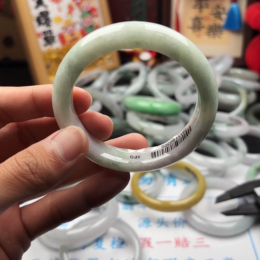 翡翠未镶嵌手镯5758 8