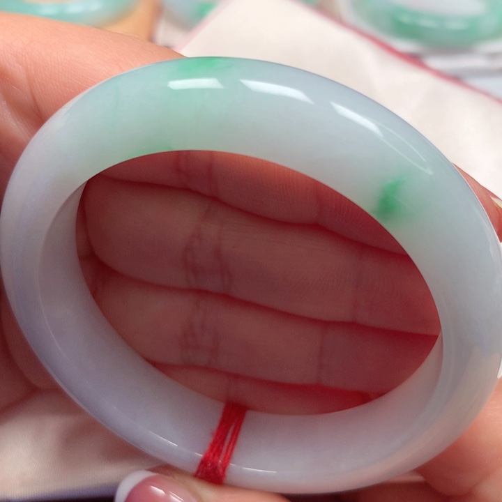 翡翠手镯未镶嵌白底青38