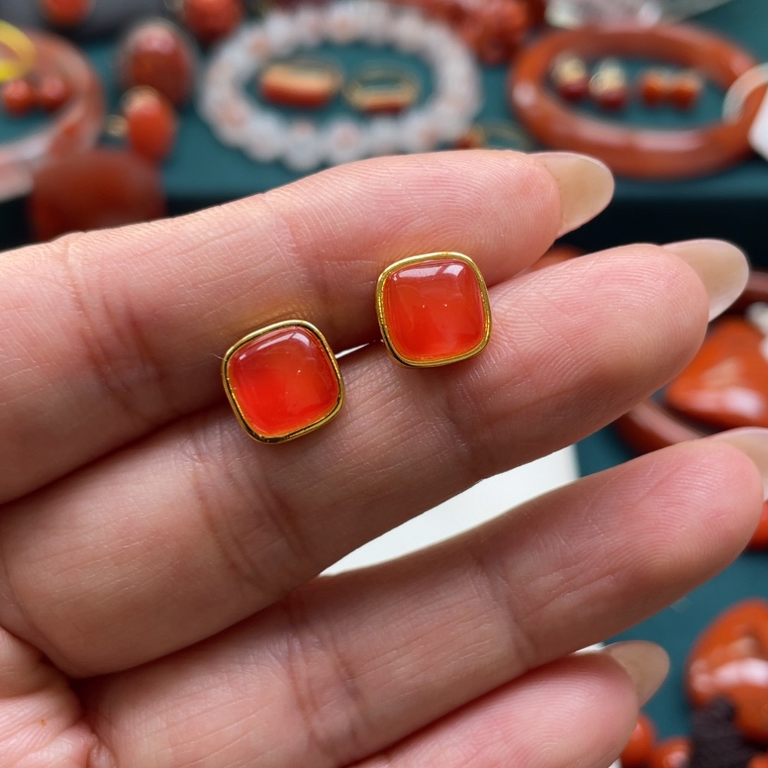 等***色南红玛瑙银S925镶嵌保山南红冰红耳钉