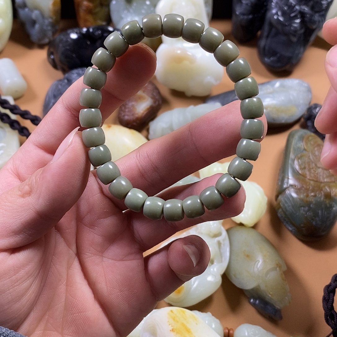 和田玉（糖玉）挂件未镶嵌