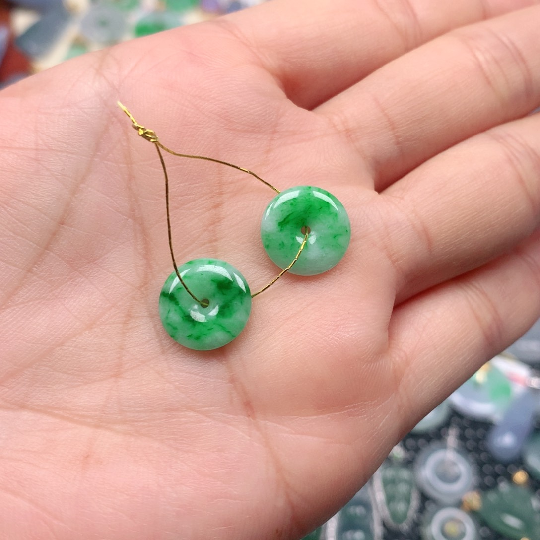 【闪购商品】翡翠吊坠(不含链)未镶嵌