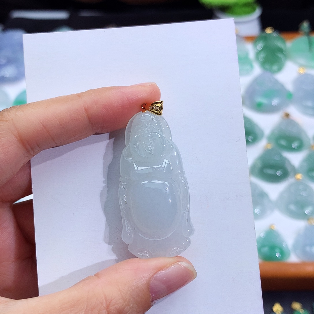 翡翠18K金镶嵌颈饰翡翠吊坠