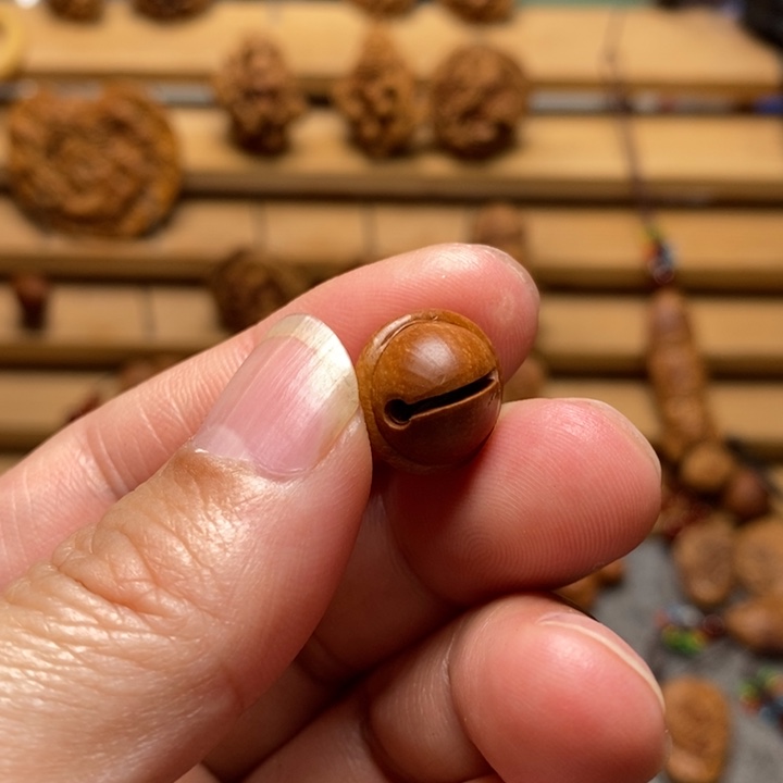 桃核手工雕刻铃铛