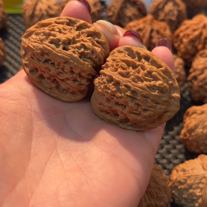 ****岚文玩核桃把件南疆石