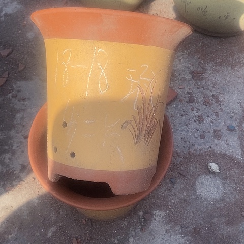 紫砂中国宜兴紫砂花盆，