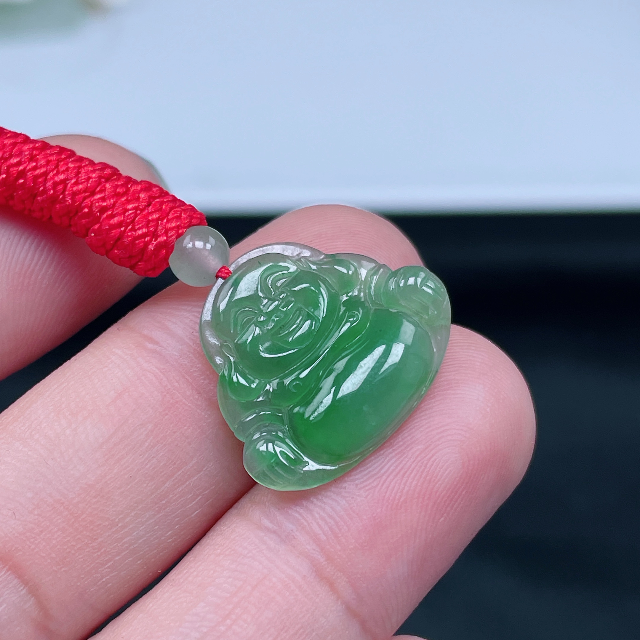 V081缅甸天然翡翠A货佛公翡翠吊坠气质时尚果阳绿宝宝女士简约