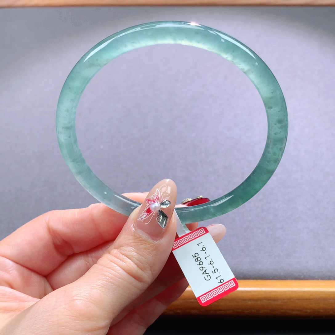 翡翠手镯未镶嵌天然翡翠手镯