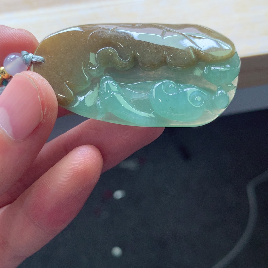 翡翠颈饰未镶嵌吊坠