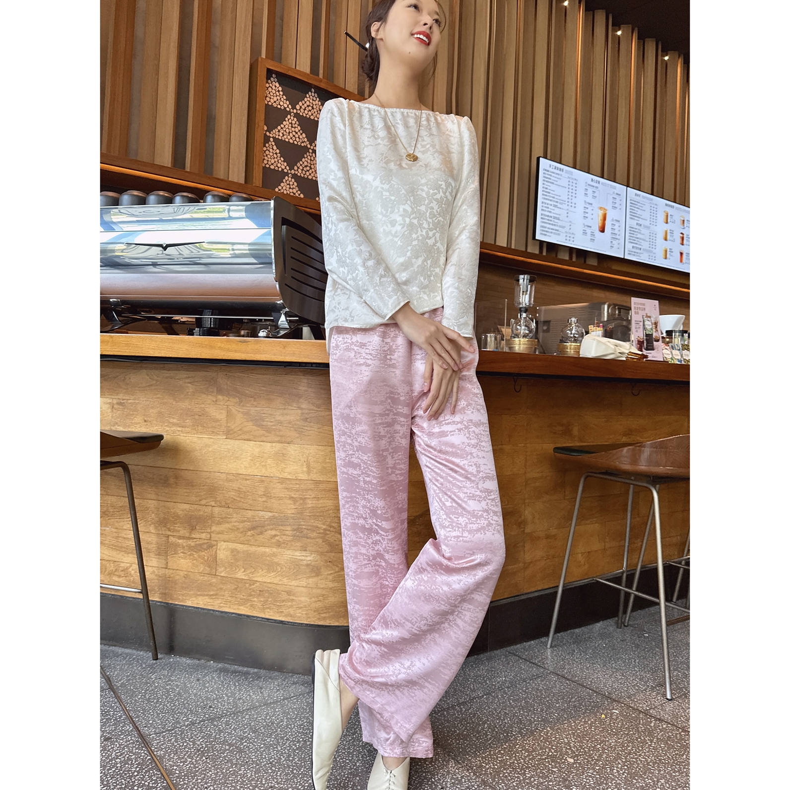 【深圳罗依】原创休闲裤女醋酸提花欧若风长裤松紧腰百搭减龄直筒裤