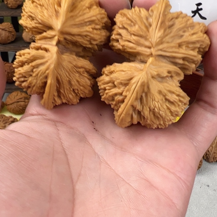 文玩核桃吊坠55全品白狮子连体65克重
