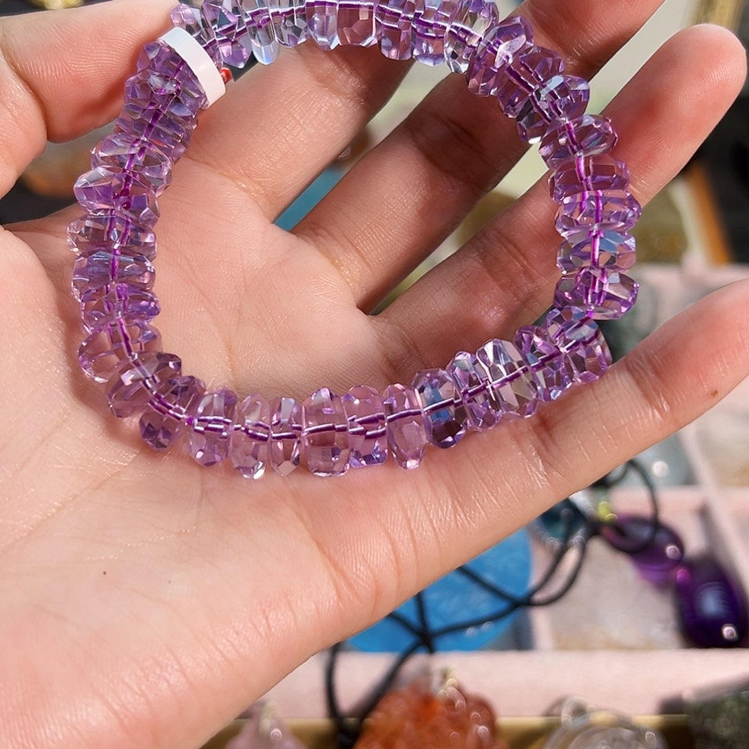 水晶手串未镶嵌吃****的水晶