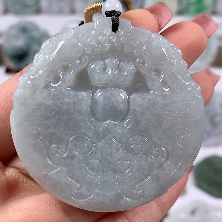 翡翠未镶嵌颈饰饕餮福利