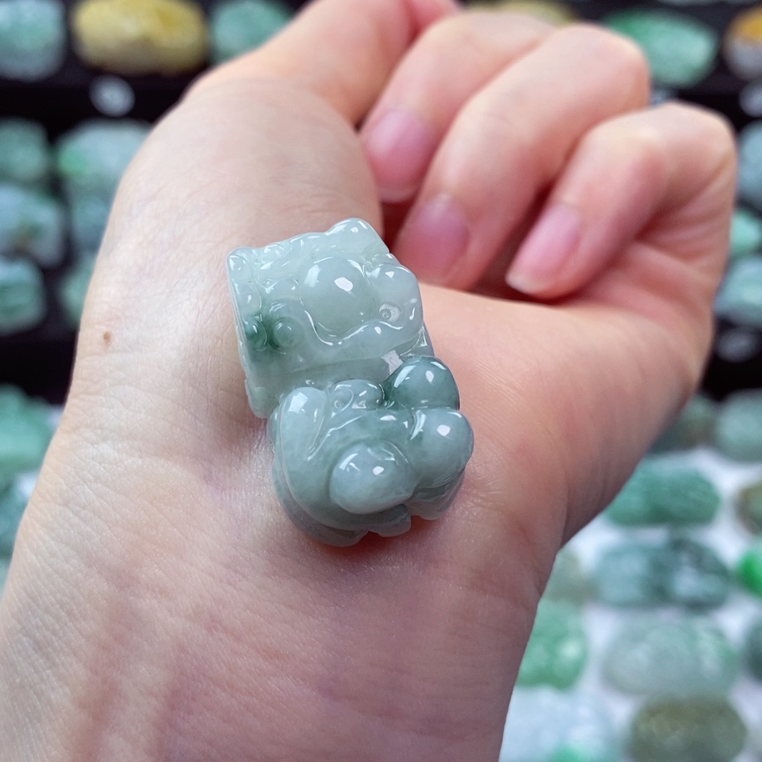 翡翠颈饰未镶嵌天然