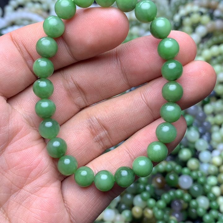 和田玉未镶嵌手串碧玉粉绿卡8货中