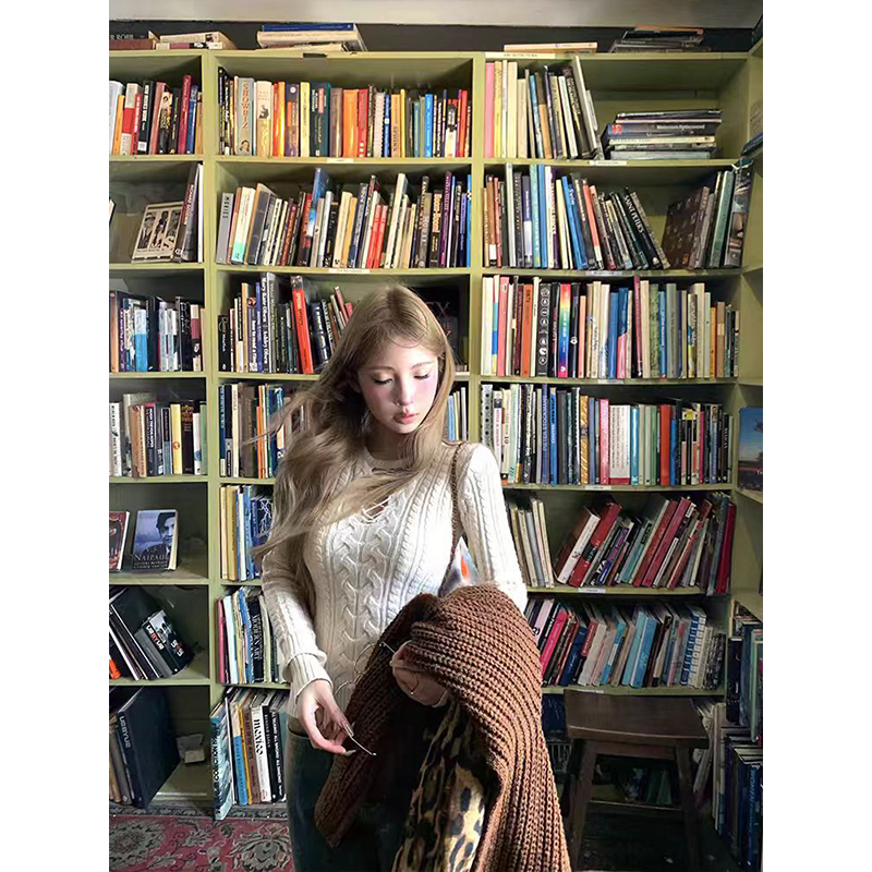 Moses Queen/魔西女王辣妹设计感收腰显瘦毛衣女修身内搭针织上衣