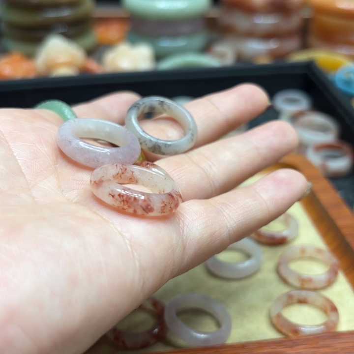 小***³石英岩玉合金颈饰