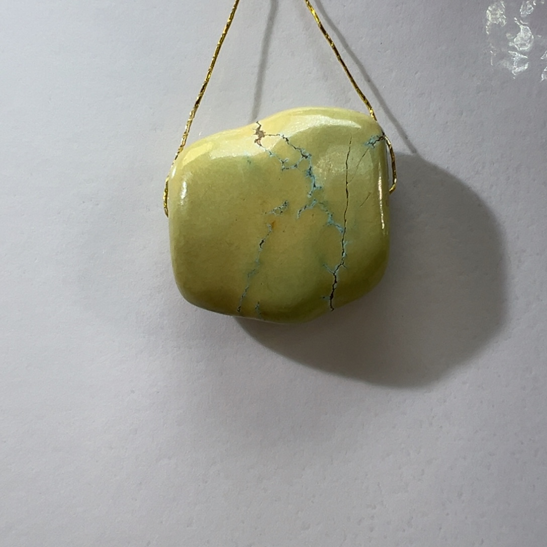 绿松石未镶嵌挂件