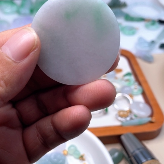 翡翠未镶嵌颈饰翡翠无事牌