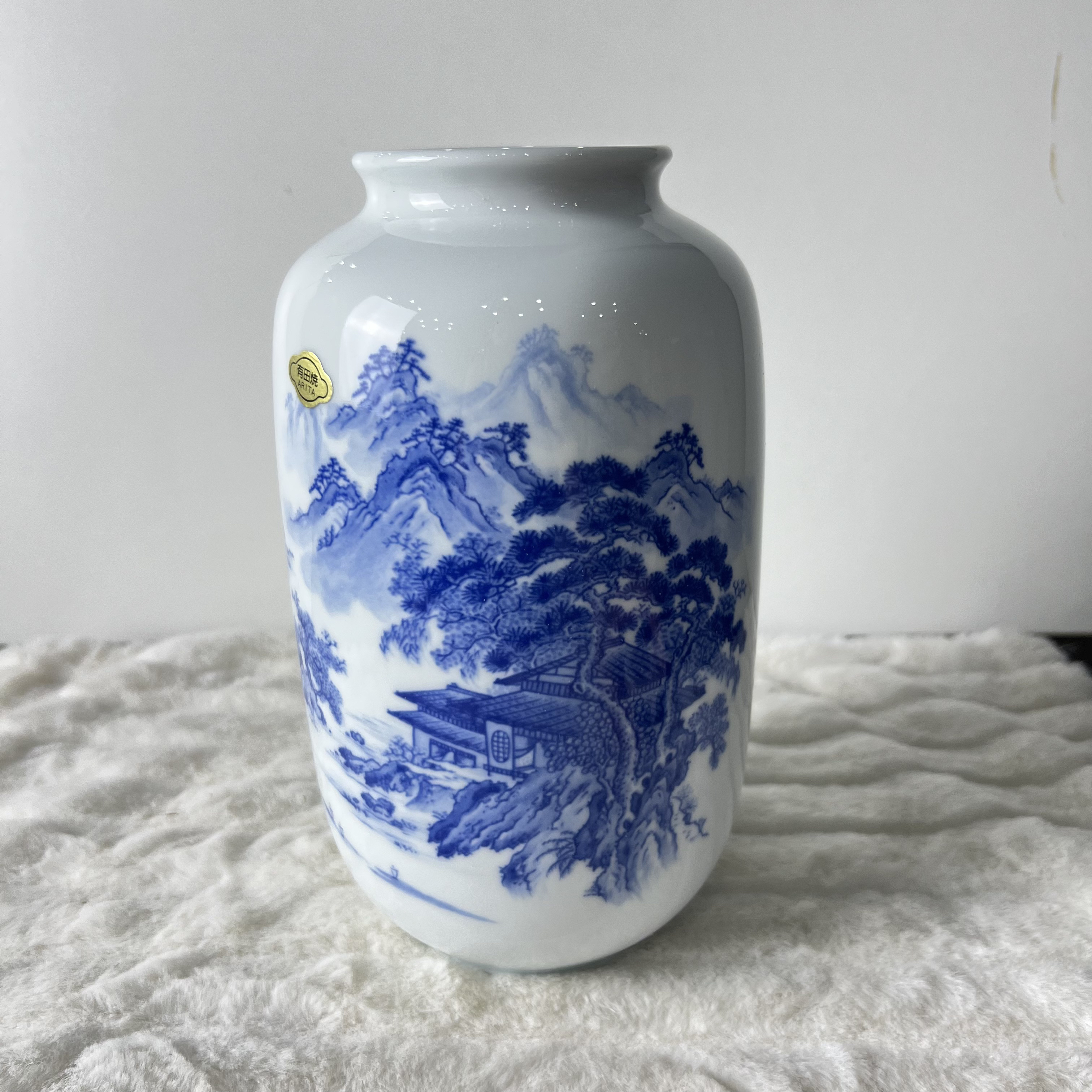 21.5cm秀峰青花山水花瓶 全新原盒