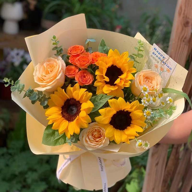 【温暖相伴】3朵向日葵3朵香槟玫瑰搭配橙芭比鲜花花束送朋友送男友生日礼物花店送花上门