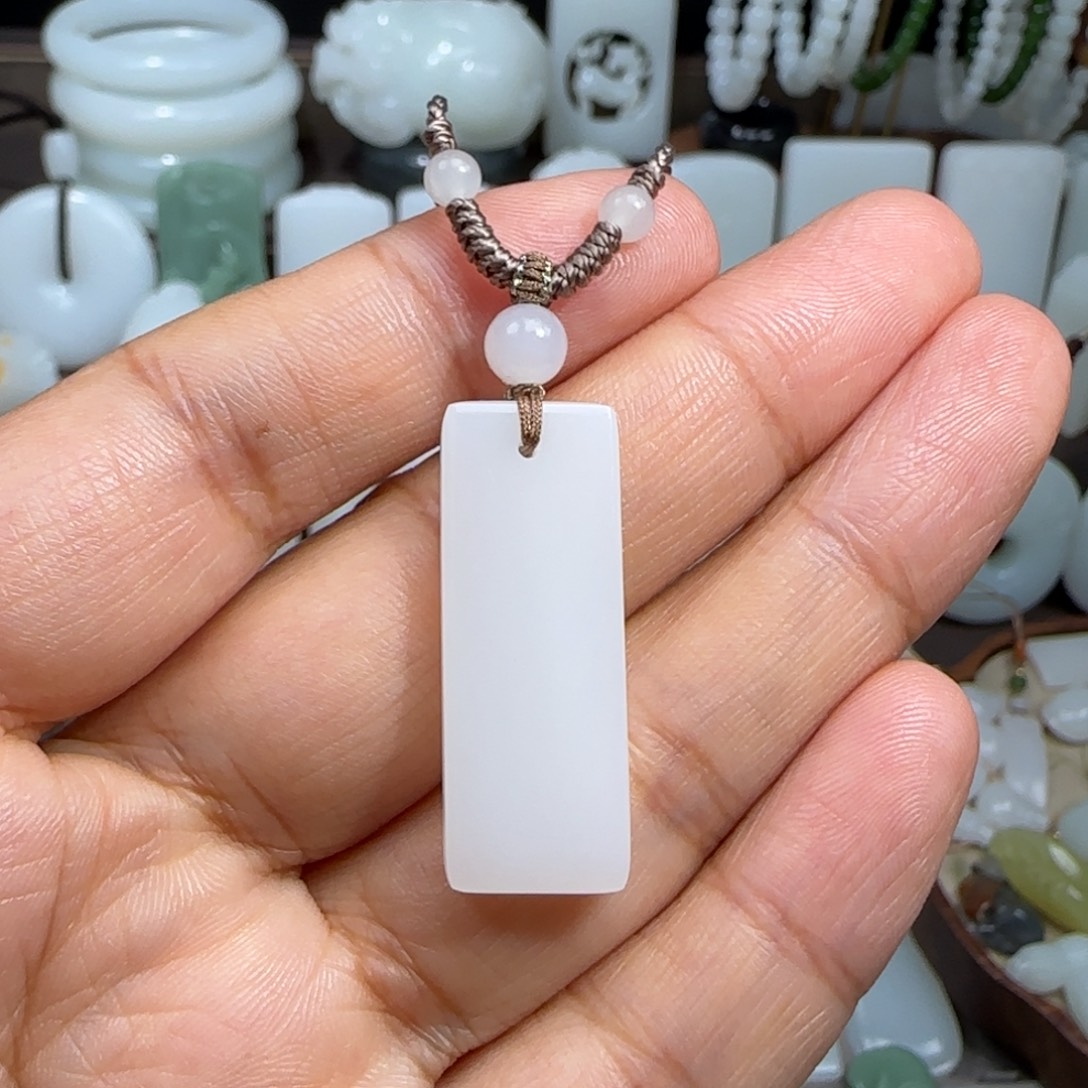 和田玉未镶嵌颈饰