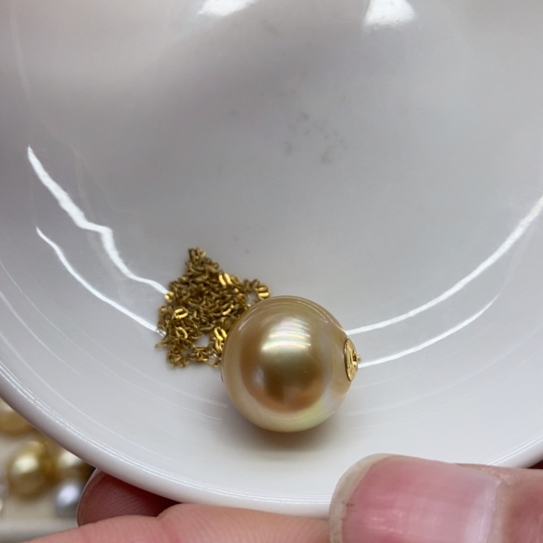 海水珍珠吊坠(赠链)18K金镶嵌