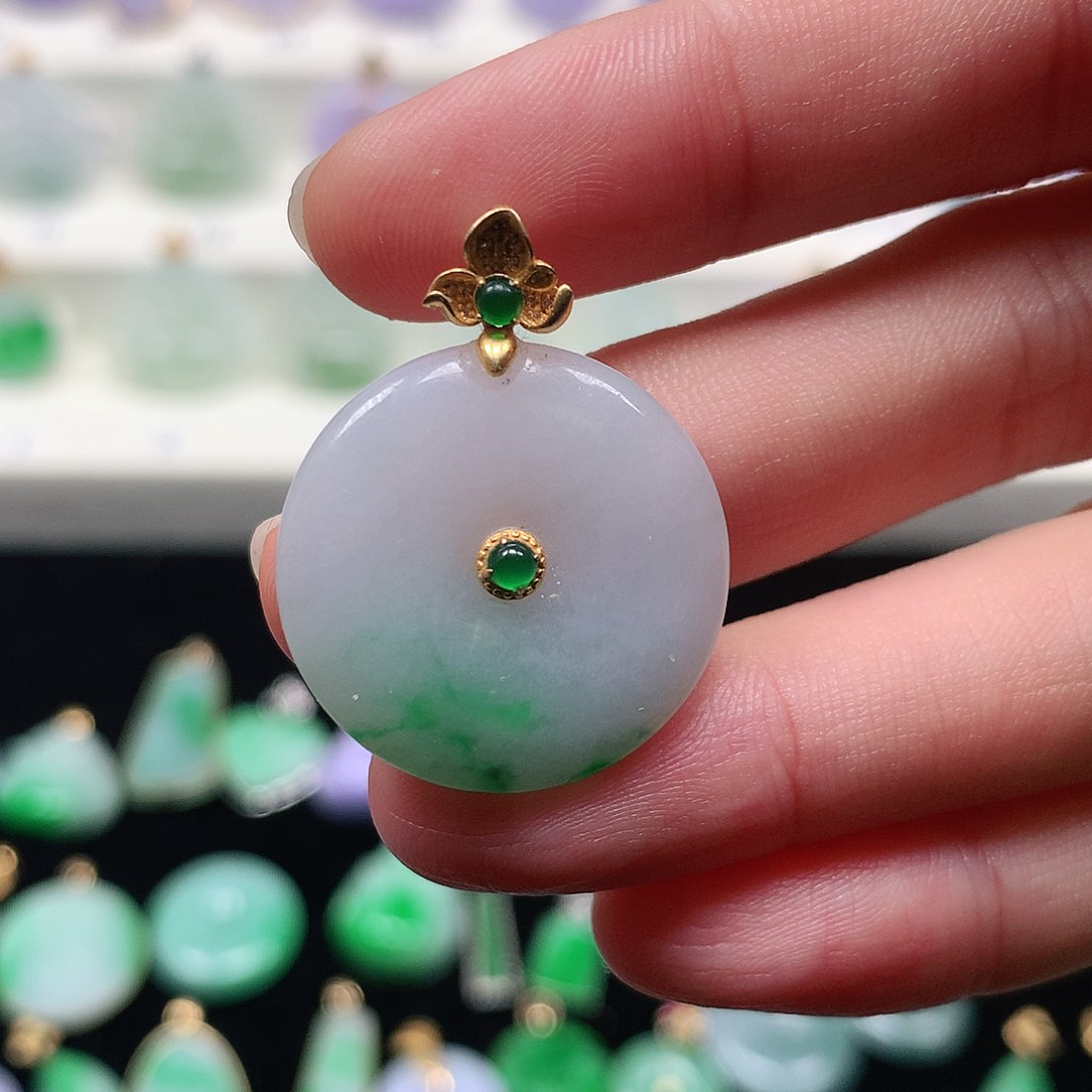 颈饰18K金镶嵌翡翠翡翠吊坠