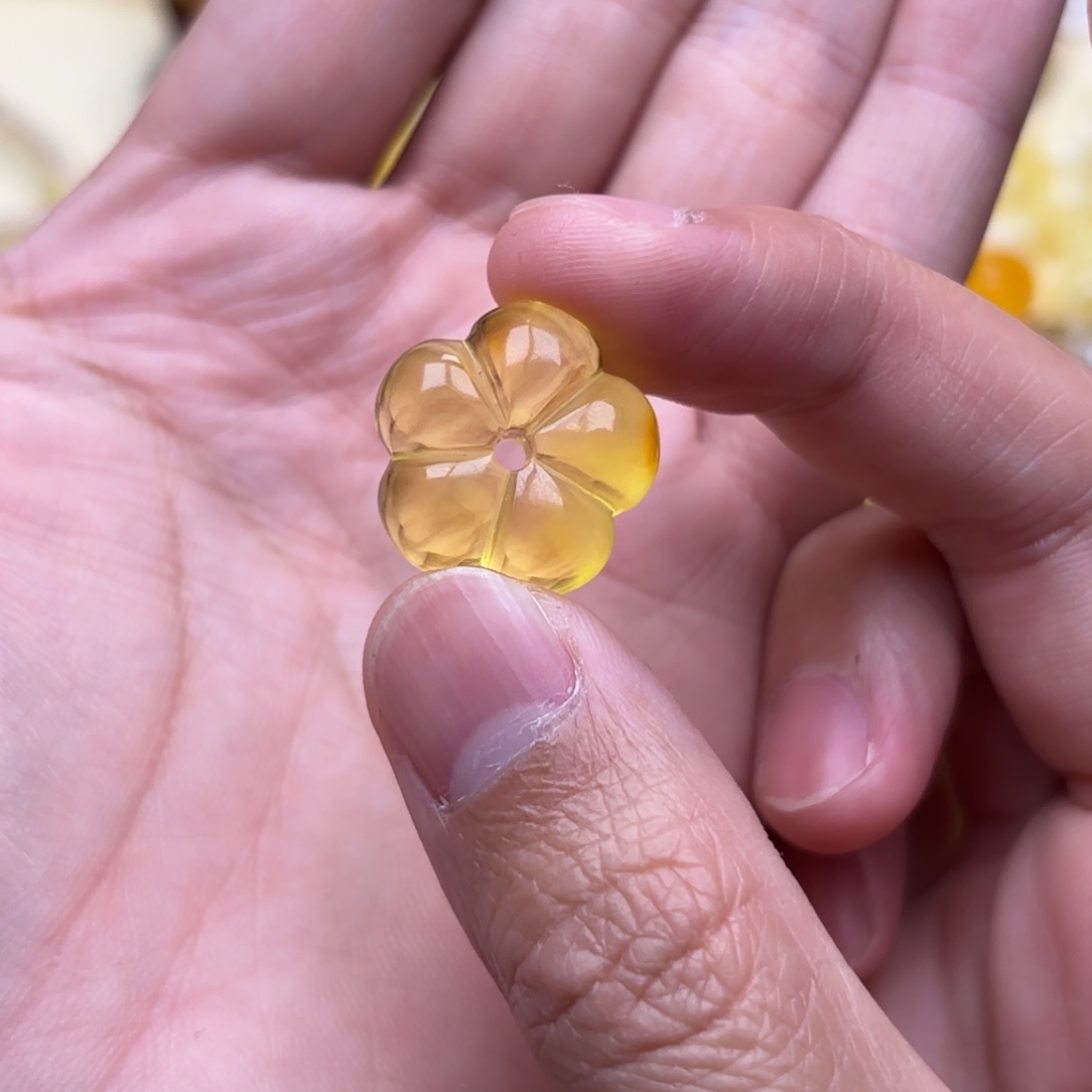 琥珀未镶嵌裸石07